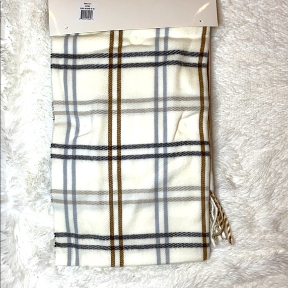 Steve Madden Beanie and Plaid Scarf Set - Picture 6 of 6